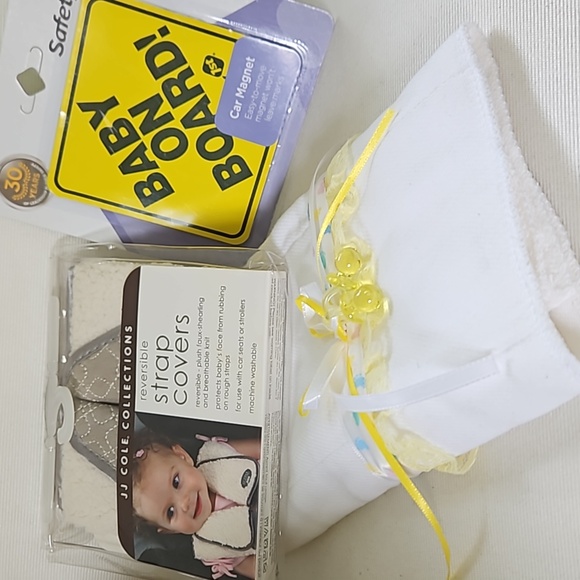 NWOT BABY SUPPLIES Burp Cloth Baby On Board Magnet & Reversible Strap Cover - Picture 1 of 8